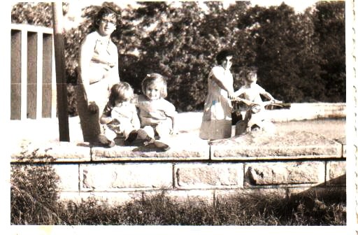 Sestra i ja sa majkom, Vidrak, 1966. godina