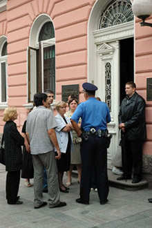 Štrajkači, policija i "dobermani"