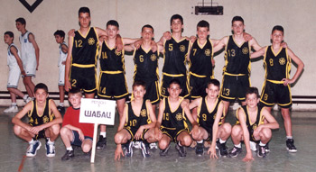 Mladi košarkaši iz Valjeva, Šapca, Loznice, S. Mitrovice i Inđije na turniru u Kosjeriću, maj 2000. godine