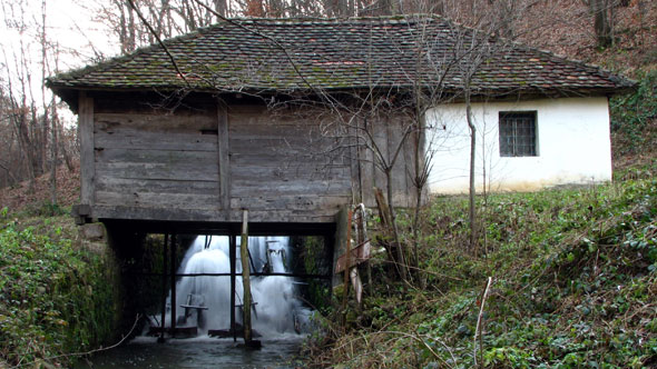 Vodenica na reci Gradac, na Šarenom platnu